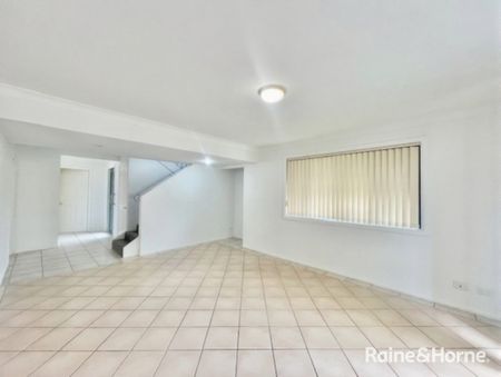 GREAT LOCATION - LOW MAINTENANCE TOWNHOUSE - Photo 2