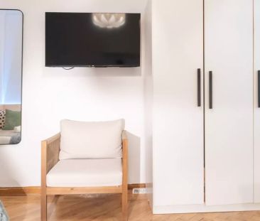Room in a shared 6-bedroom apartment for rent in Palacio perfect for professionals - Foto 6