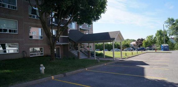 4 1/2 À Louer - Photo 2