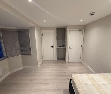 Studio Flat, Fisher Road, HA3 - Photo 2