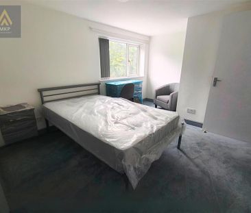 5 bedroom terraced house to rent - Photo 4