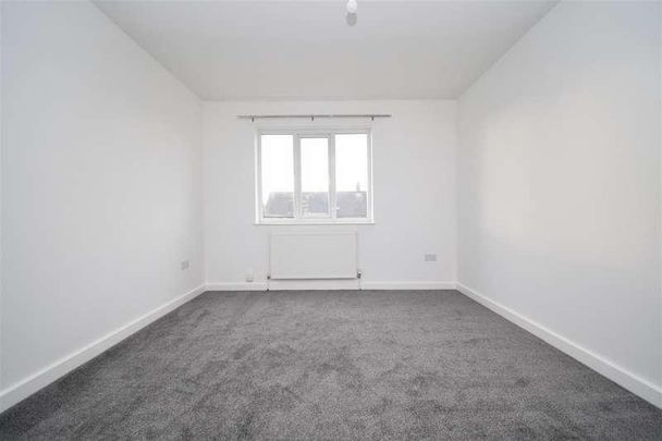 Derwent Road, Wakefield, WF2 - Photo 1