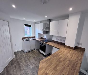 2 bedroom end of terrace house to rent - Photo 3