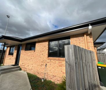 2/23 barry st, glenorchy tas 7010 - Photo 1