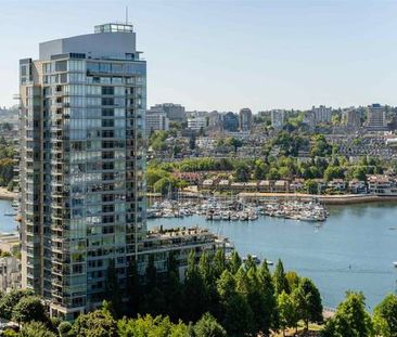 Beautiful 1 bedroom + large den + flex with view Yaletown - Photo 1