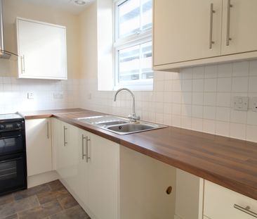 Union Terrace, Aldershot, GU11 - Photo 6