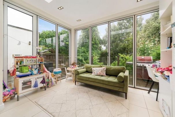 7 bedroom semi-detached house to rent - Photo 1