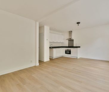 Appartement te huur: Pieter van der Doesstraat 28-2 1056 VG Amsterdam - foto 1