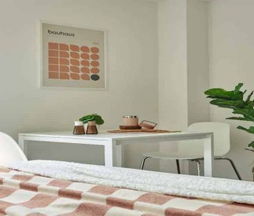 6 Bed En-suite - Reservoir View - Photo 4