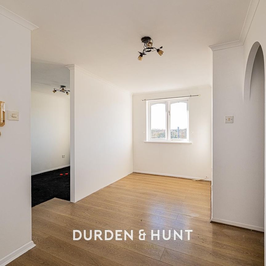 Steeple Close, Rochford - Photo 1