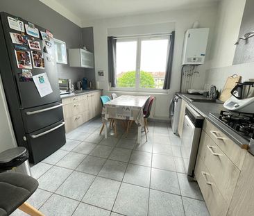 Location Appartement 5 pièces 74m² - Photo 4