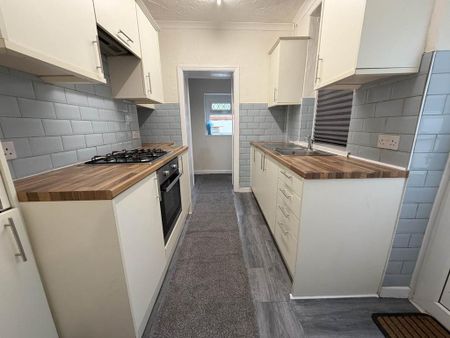 2 bedroom terraced house to rent - Photo 4