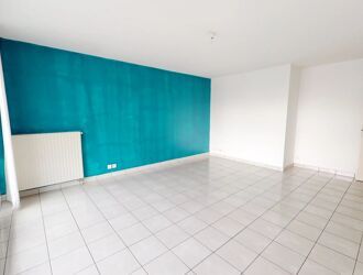 Location Appartement 4 pièces 81 m2 à Chartres - Photo 2