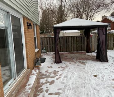 For Lease - 146 Fanshawe Drive, Brampton, Ontario - Photo 2