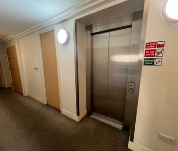 Two Bedroom two bathroom close to barking station - £1850 - Photo 6