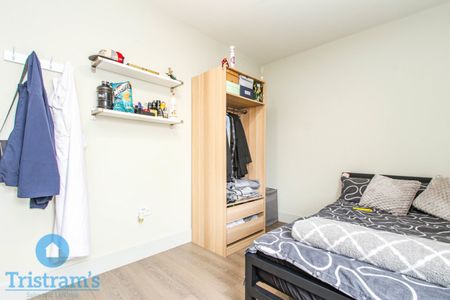 3 bed Apartment for Rent - Photo 4