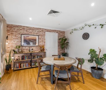 STUNNING FAMILY HOME IN A QUIET CUL DE SAC - Photo 3