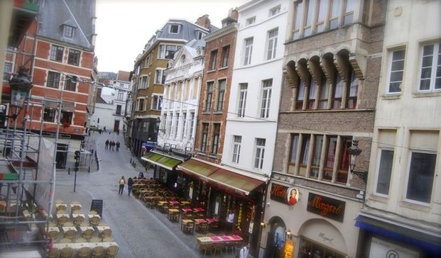 En plein coeur de la grand place! Beau STUDIO NON MEUBLE - Foto 1