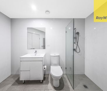 REFRESHED NORTH FACING MODERN TWO-BEDROOM APARTMENT WITH LEAFY AND ... - Photo 5