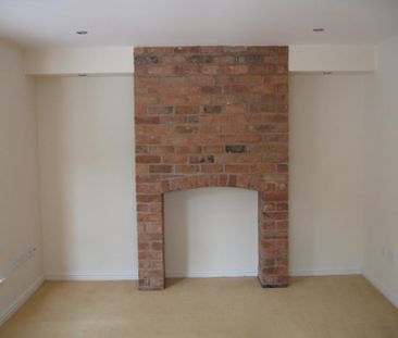 Railway Terrace, Rugby - Photo 2