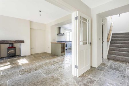 4 bedroom terraced house to rent - Photo 2