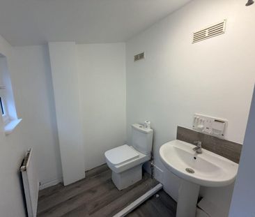 3 bedroom terraced house to rent - Photo 6