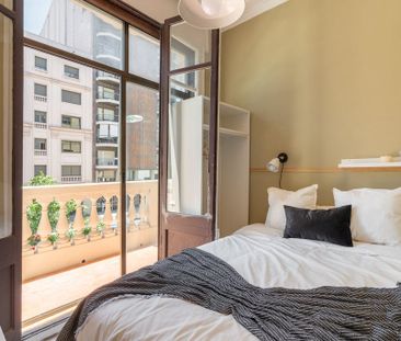 Carrer dAragó, Barcelona, Catalonia 08011 - Photo 3