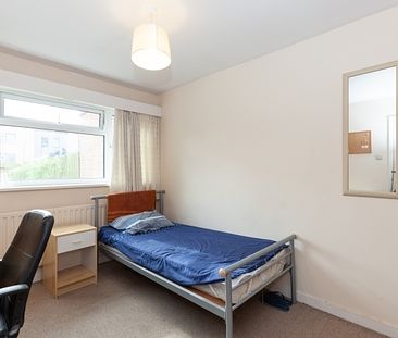 Horwood Close, Headington - Photo 1