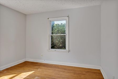 For Lease - 878 Chemong Road, Peterborough, Ontario - Photo 5