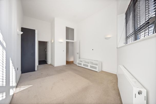 Villiers Road, Willesden, London - Photo 1