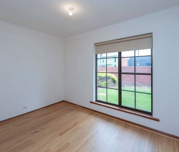 Snug 2 Bedroom Unit Available&excl; - Photo 6