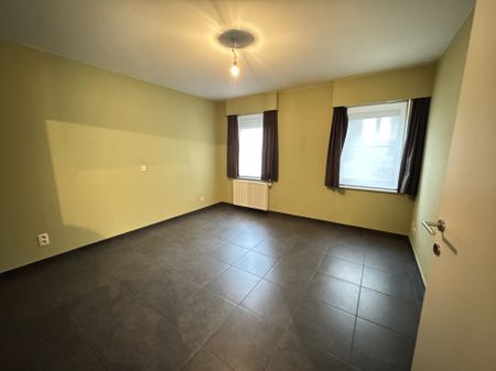 GLV appartement met tuin en ondergrondse parkeerplaats - Photo 3