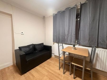 1 bedroom flat to rent - Photo 3