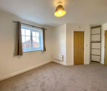 2 bedroom Flat To Let - Photo 4
