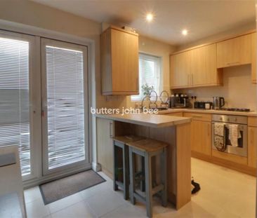 3 bedroom semi-detached house to rent - Photo 1