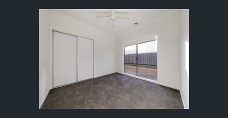 BEAUTIFUL FOUR BEDROOM HOME - Photo 5