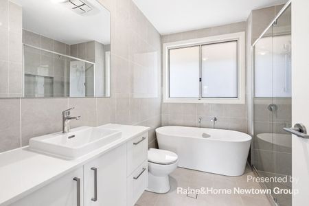 Modern Comfort in Austral - Photo 5