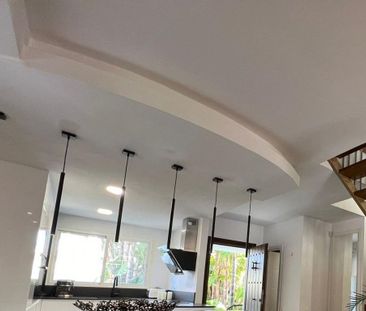 Luxury Semidetached House for rent in Nueva Andalucia, Spain - Photo 5