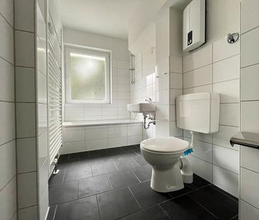 Modernisierte 2,5-Zimmer-Dachgeschosswohnung – hell, gut geschnitte... - Photo 2