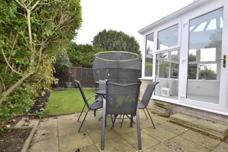 3 bedroom detached house to rent - Photo 5