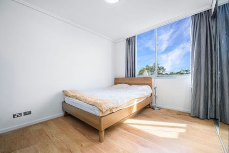 Stunning 2 Bedroom Apartment with Study - Photo 3