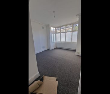 3 Bed Flat, Havelock Road, CR0 - Photo 1