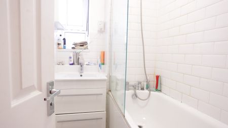 Shillingford House – Room 2 - Photo 3