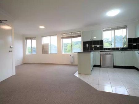 Apartment with 2 bedrooms, 1 bathroom & parking for 1 car - Photo 4