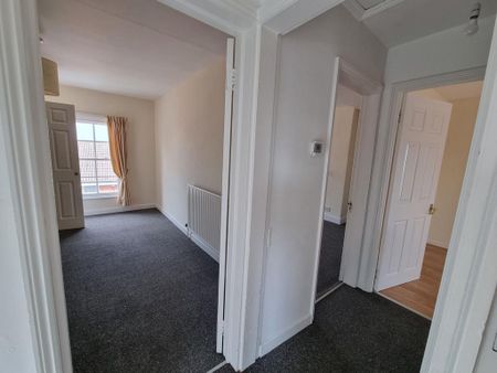 2 bedroom flat to rent - Photo 4