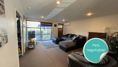 4 Bedroom Family Home in Takanini - Photo 5