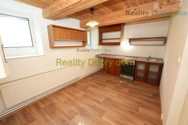 Pronájem 1,5 + 1, Cihla, Bochenkova, Opava - Photo 1