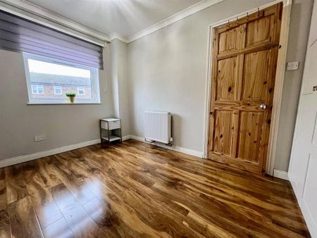 3 bedroom semi-detached house to rent - Photo 5