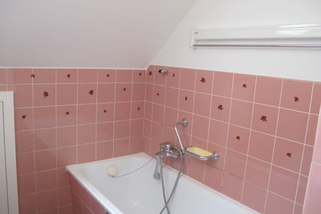 Grosszügige 3-Zimmer Dachwohnung - Photo 2