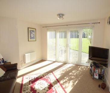 2 bedroom ground floor flat to rent - Photo 1